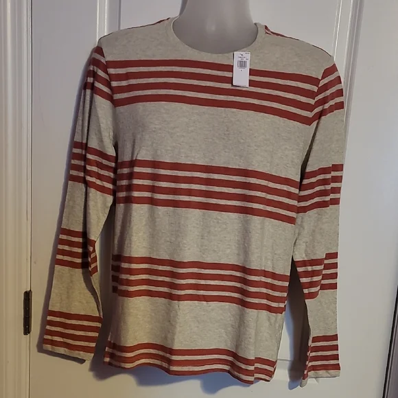 Old Navy Heather Gray and Red Striped Tee Sz: S NWT - Picture 3 of 5